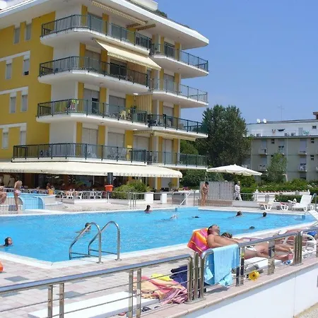 Panfilo Da Colla Aparthotel 4*