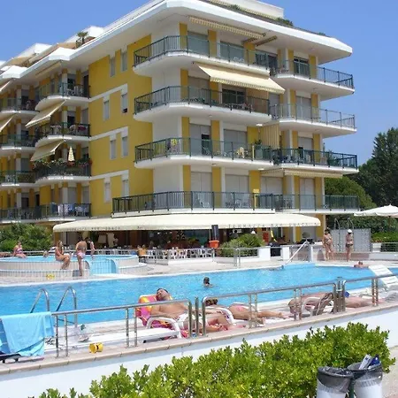 Aparthotel Panfilo Da Colla 4*